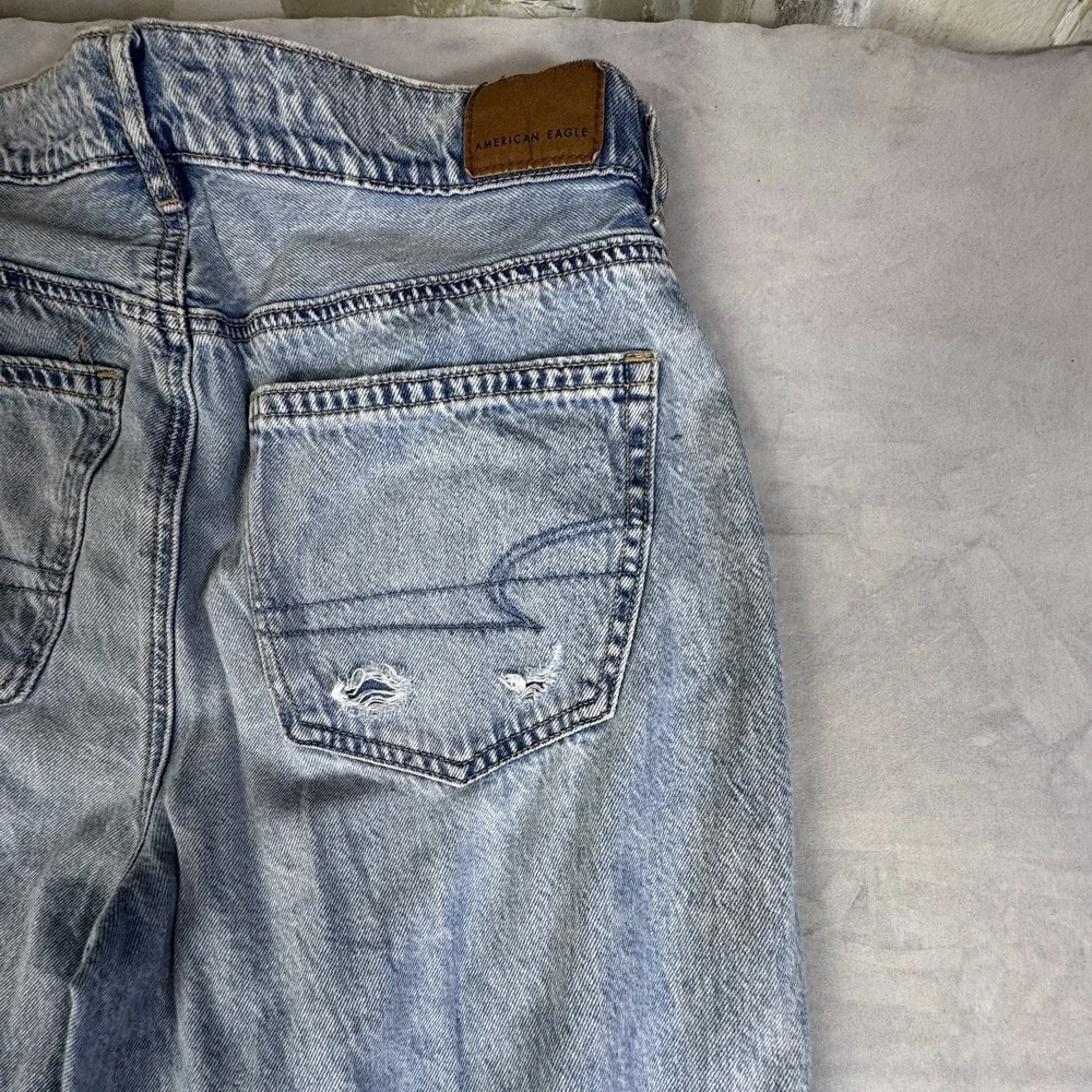 American Eagle Womens Wide-Leg Jeans Light Blue Denim High-Rise Baggy Ripped 2 - Picture 10 of 16